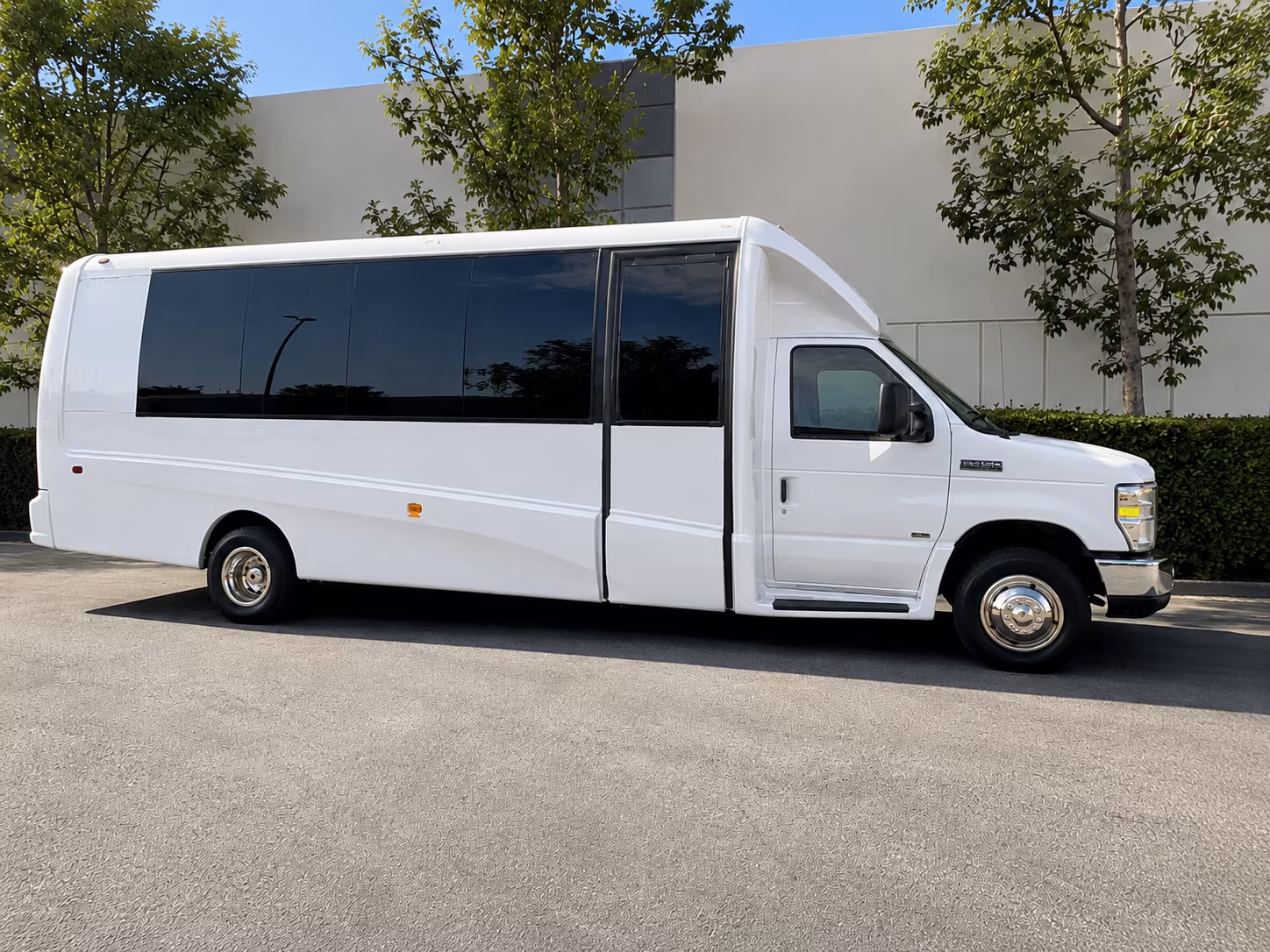 corporate sports outing and team event bus rentals in pembroke pines