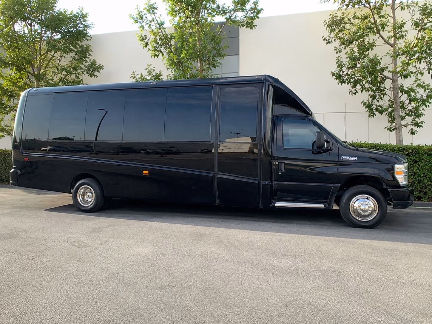 find the perfect transportation for your next corporate event 1